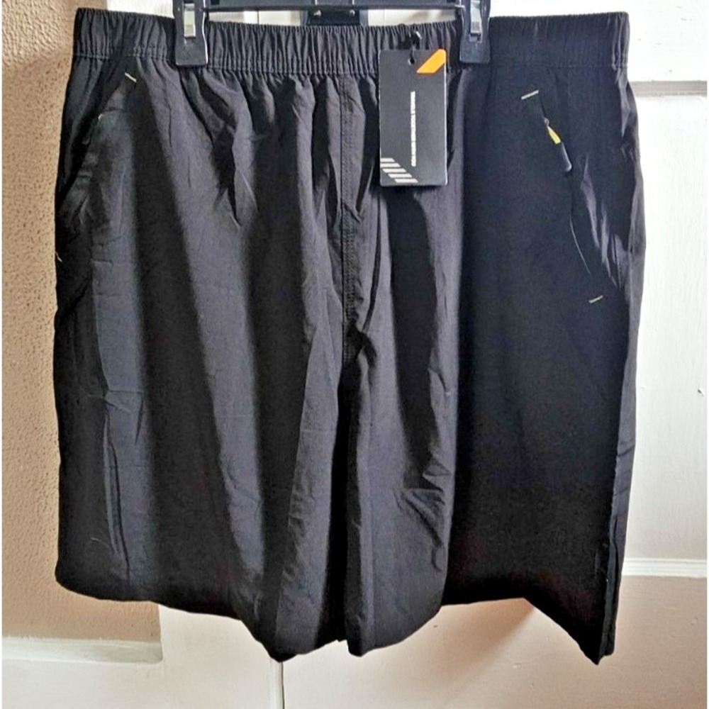 NWT TRAVELS TOGETHER WITH YOU men shorts 3 zipper pockets 2XL inseam 7"